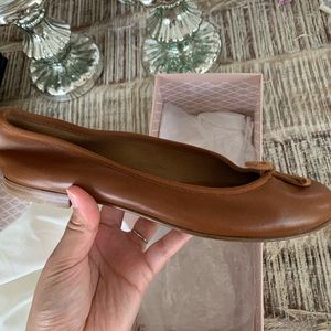 Margaux “The Demi” flat in Saddle
